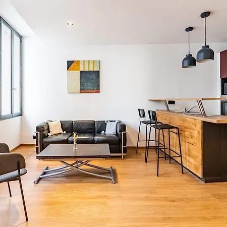 Neat And Refined In Panier Pedestrian Area Close To Old-port *